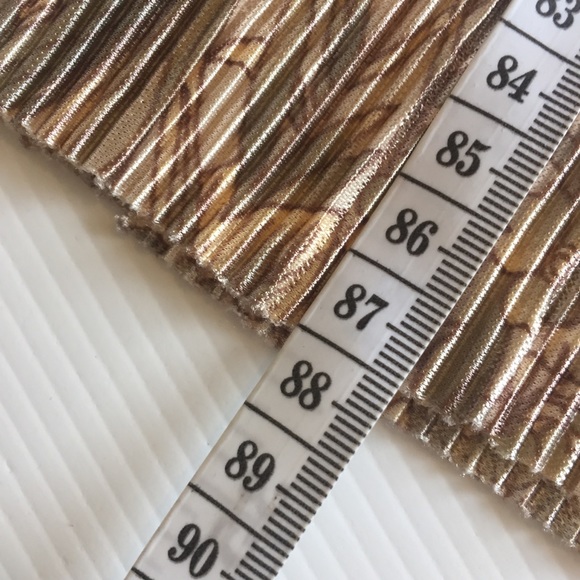 H&M L womens sunray pleated floral beige pale olive dress raw hems relaxed fit - Picture 17 of 17